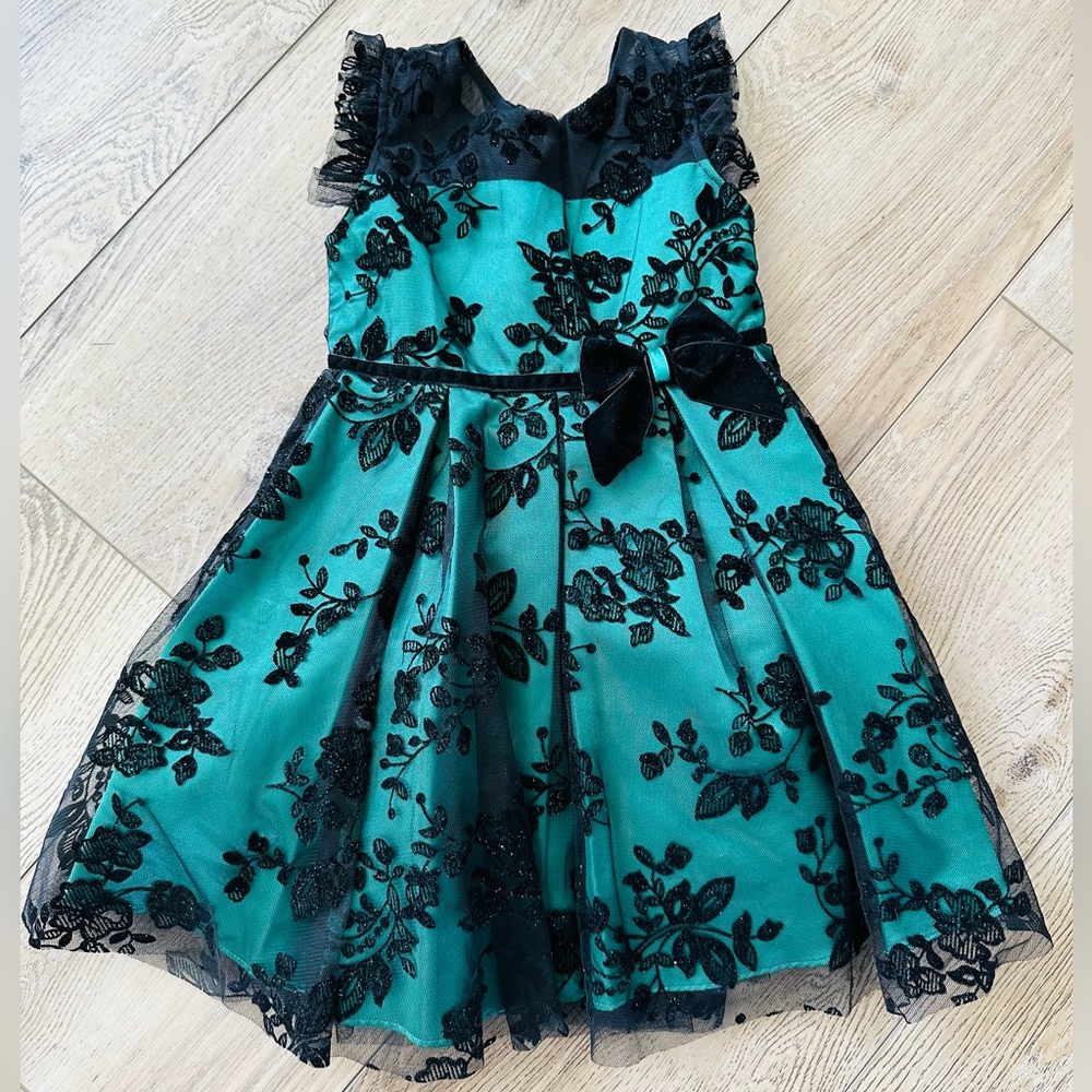 Girls 4T green & black holiday dress